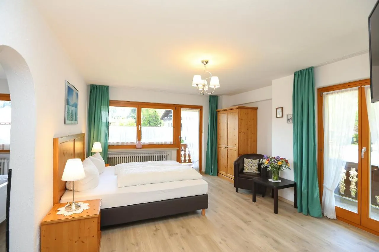 Landhaus Schwaben Bad Wiessee 3*,